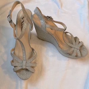 Touch of Nina Wedges. Size 8.5.